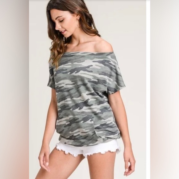 First Love Camp off The Shoulder Short sleeve top  large - Picture 2 of 13